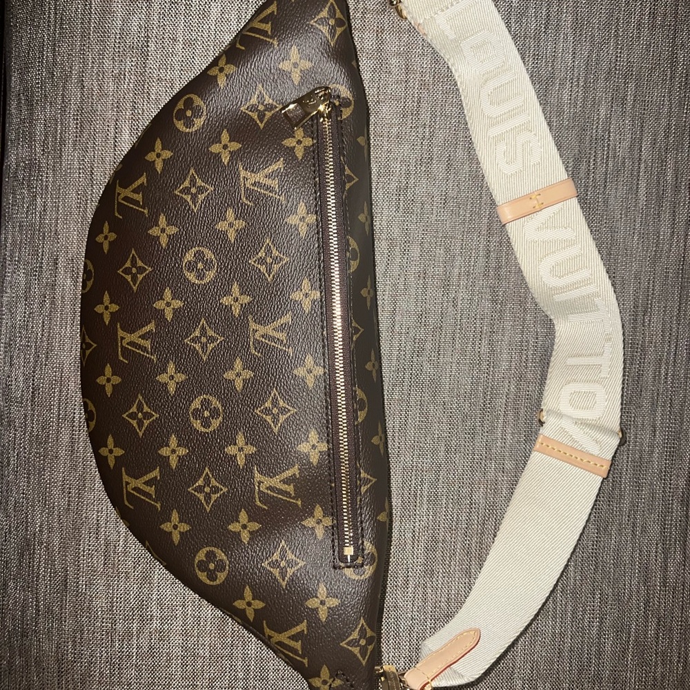 **SOLD** Louis Vuitton High Rise Bumbag - Picture 5 of 6